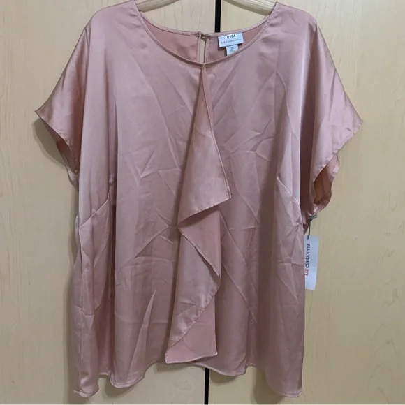 NEW Liz Claiborne Women's Short Sleeve Back Keyhole Satin Blouse Pink Plus 2X - Picture 7 of 15